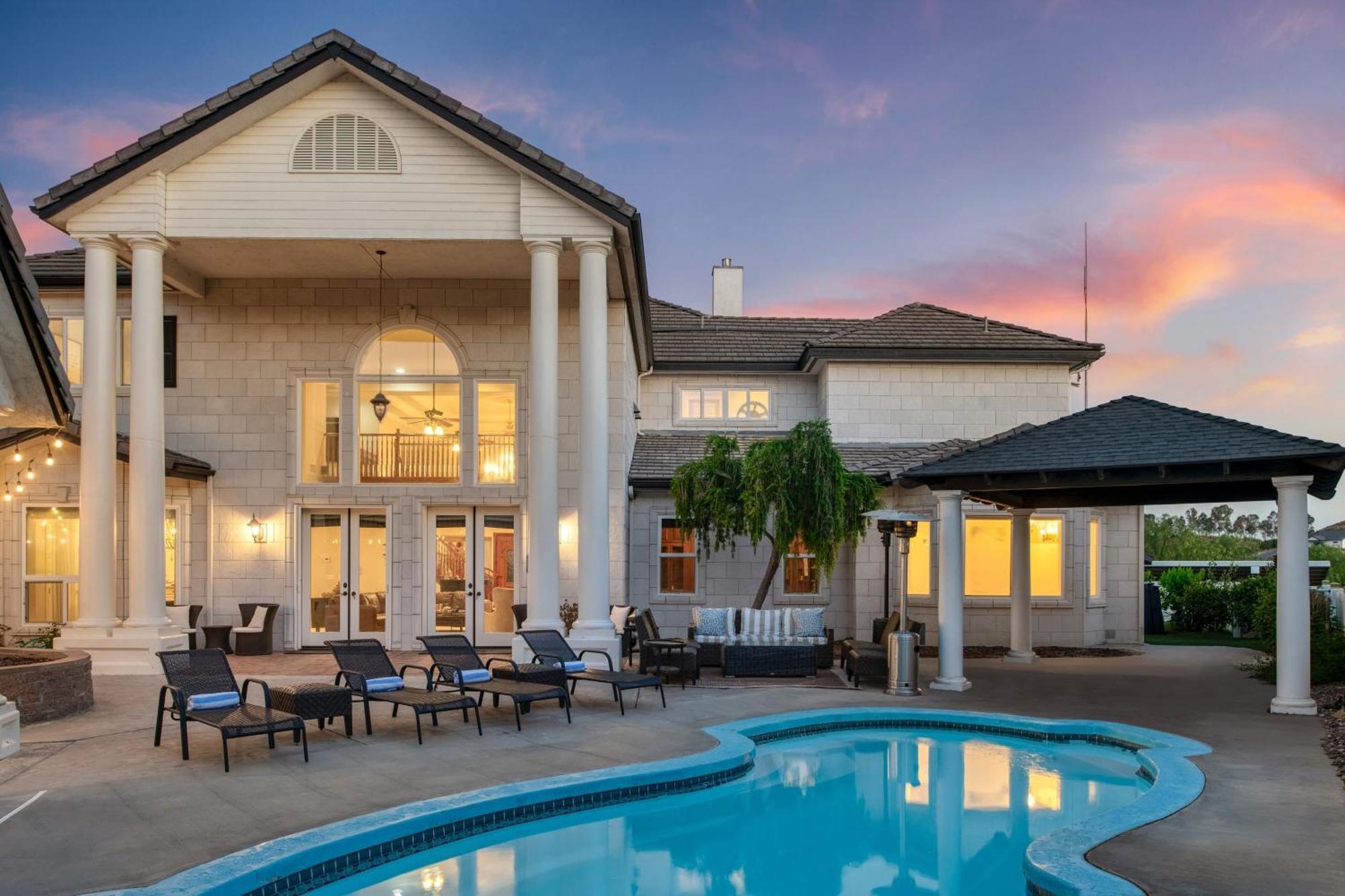 Grand Contento By Avantstay Extraordinary Estate W Pool Hot Tub Movie Room Temecula Exterior foto
